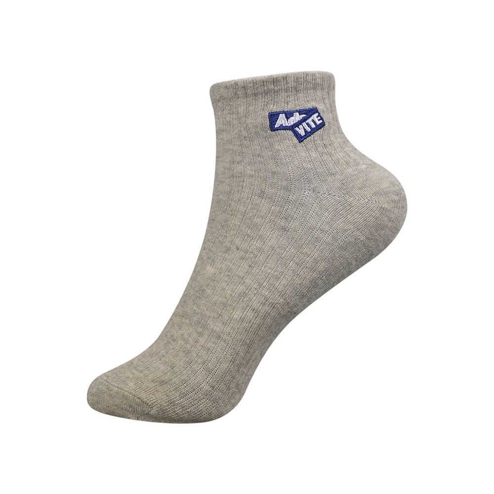 Basic color plain sports ankle socks with embroidery logo