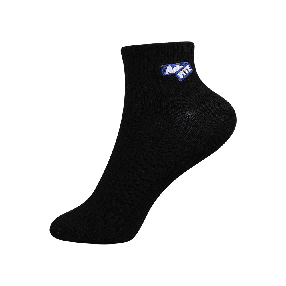 Basic color plain sports ankle socks with embroidery logo