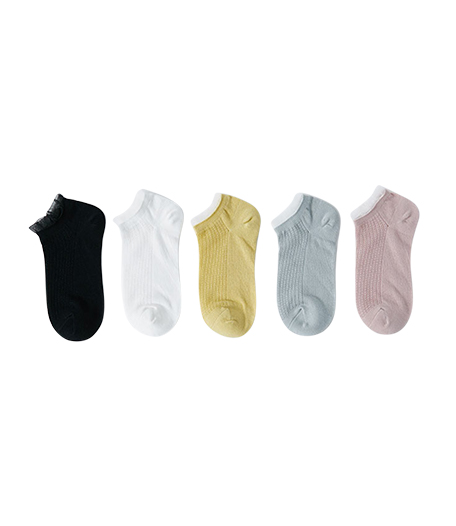 What Are the Benefits of Wearing Low-Cut Invisible Non-slip Socks with Different Shoes?