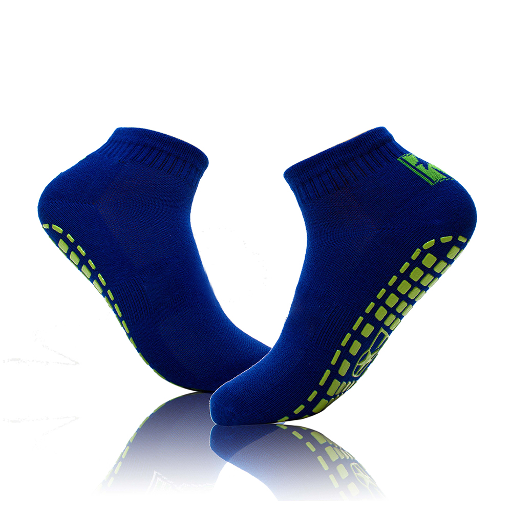 Cotton trampoline star design suitable non slip socks