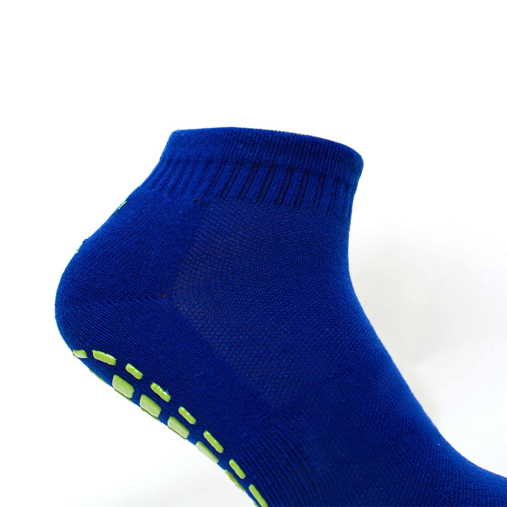 Cotton trampoline star design suitable non slip socks